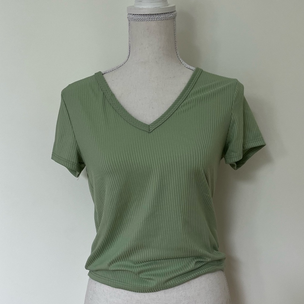 Green v-neck short sleeved top